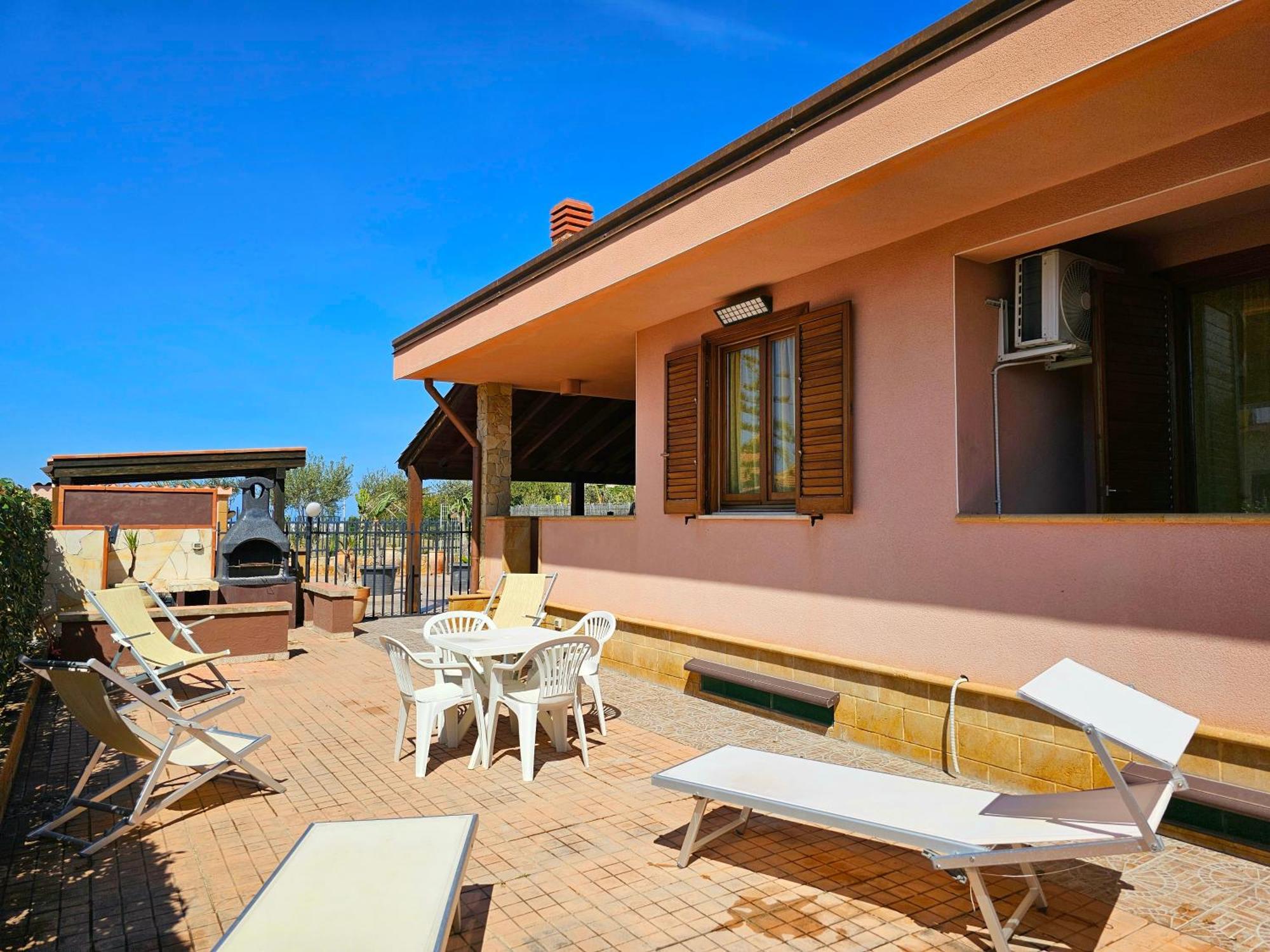 Costa Mediterranea Holiday Homes 캄포펠리체 디 로첼라 외부 사진