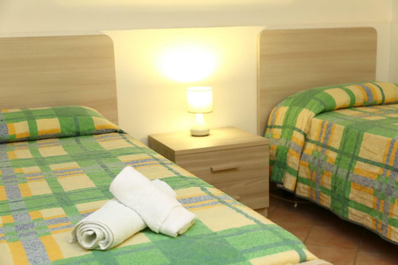 Costa Mediterranea Holiday Homes 캄포펠리체 디 로첼라 외부 사진